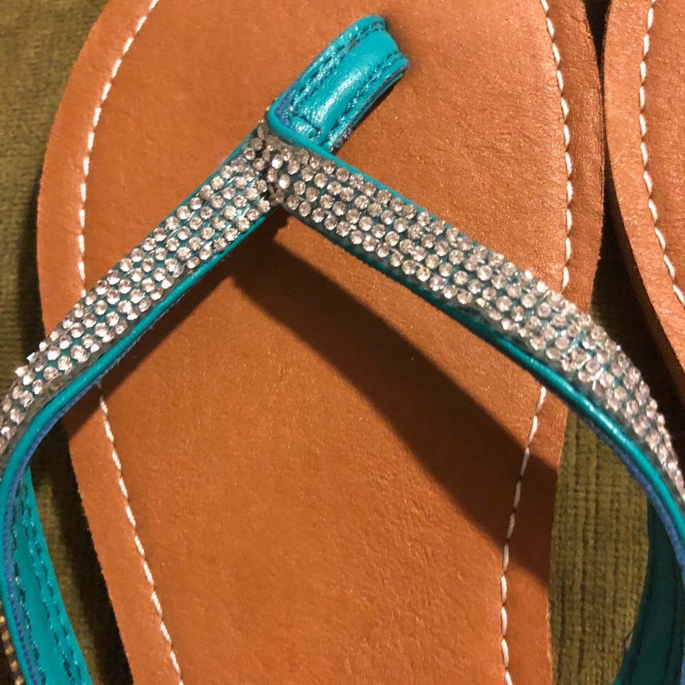 sandals - Picture 2 of 4